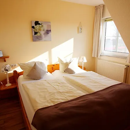 Апартаменты Gaensebluemchen Bliesdorf