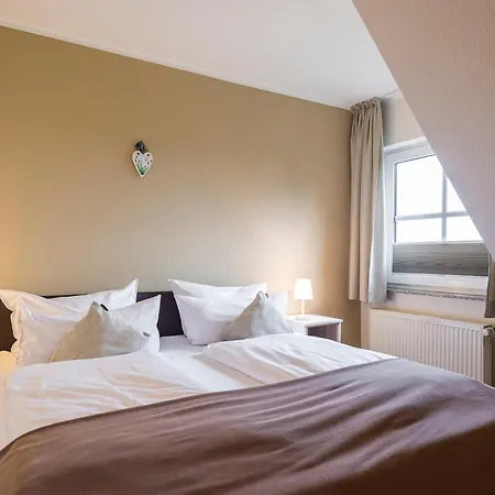 Gaensebluemchen Апартаменты *